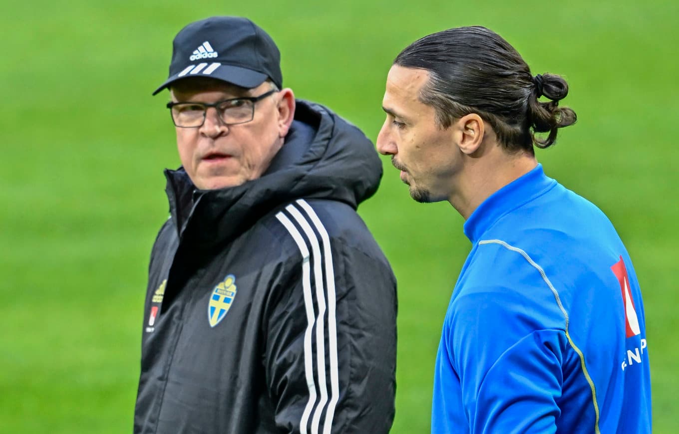 Janne Andersson och Zlatan Ibrahimovic inför EM-kvalpremiären mot Belgien 2023. Foto: Jonas Ekströmer/TT