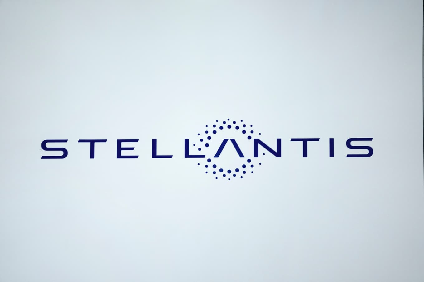 Bilbjässen Stellantis tar jättesmäll efter ny elbilsstrategi. Arkivbild Foto: Paul Sancya/AP/TT
