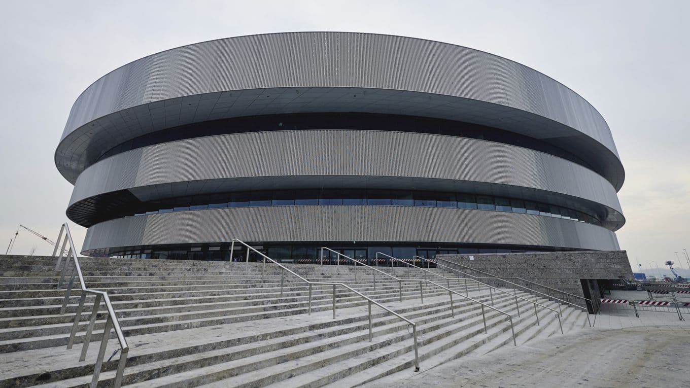 PalaItalia Santa Giulia – här avgörs den olympiska hockeyturneringen.   Foto: Mattia Ozbot/Getty Images