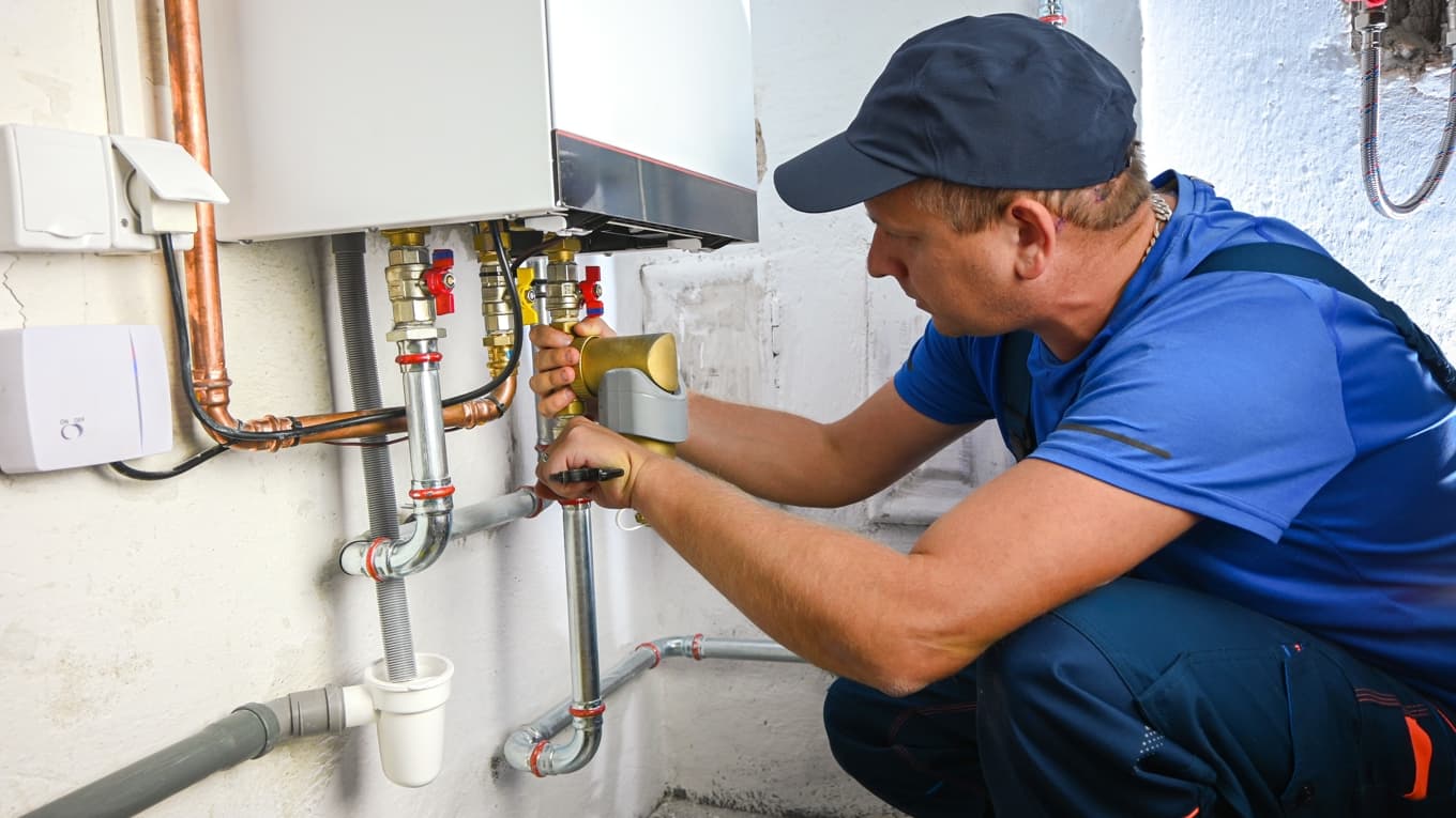 Det är dags att uppvärdera statusen hos praktiskt arbete. Foto: Juraj Kral