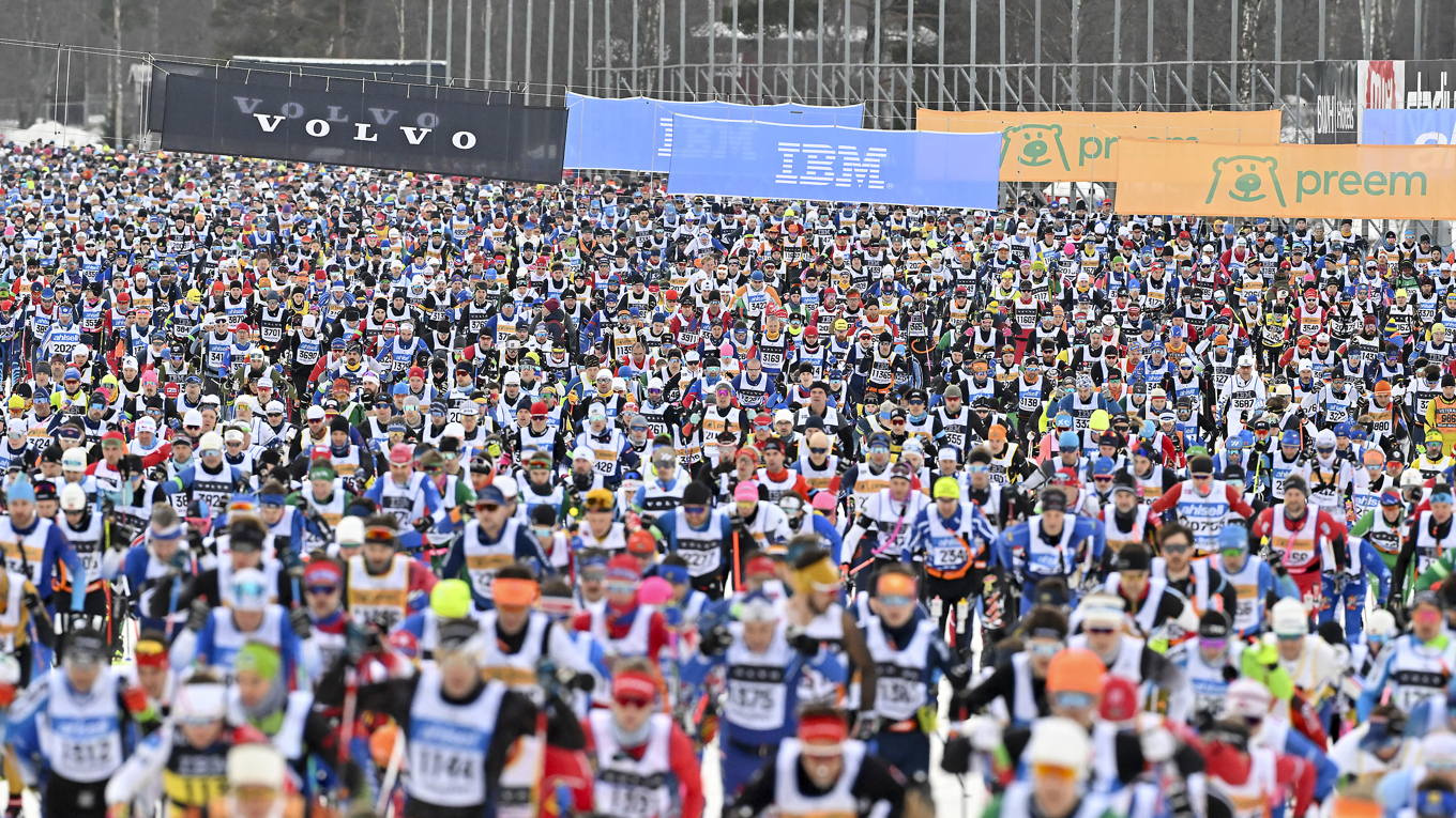 Starten i Vasaloppet stressar många motionsåkare. Nu ändras reptiden vid den första kontrollen i Smågan, vilket innebär att färre åkare kommer att stoppas. Foto: Ulf Palm/TT