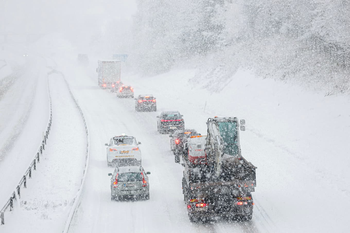 Det väntas bli mycket trafik på vägarna runt om i Sverige när sportloven inleds. Arkivbild. Foto: Adam Ihse/TT