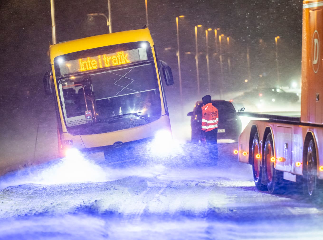 SMHI har utfärdat gul snövarning i Skåne. Arkivbild från 5 februari. Foto: Johan Nilsson / TT