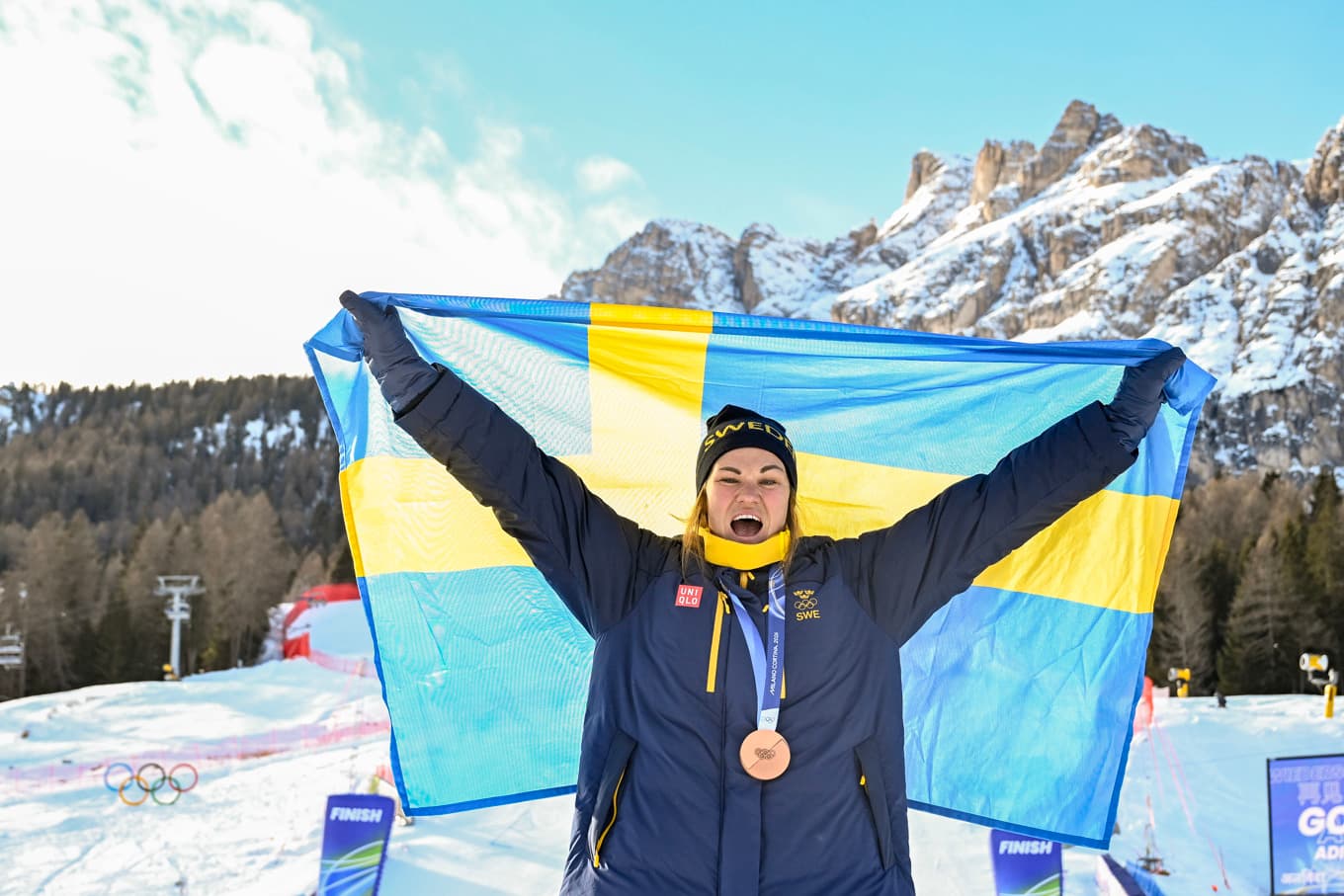 Anna Swenn-Larsson med sin första OS-medalj. Foto: Pontus Lundahl/TT