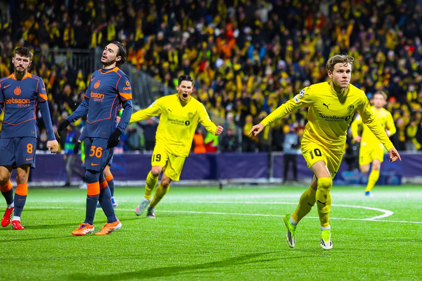 Bodø/Glimts Jens Petter Hauge firar sitt mål mot Inter på Aspmyra. Foto: Thomas Andersen/NTB/TT