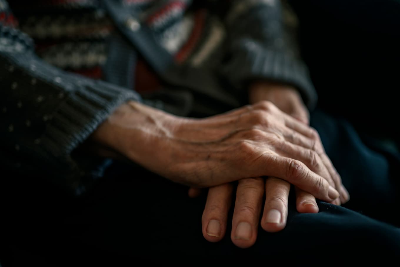 Över tre månader kan äldre personer får vänta på den hjälp som de beviljats av kommunen. Arkivbild. Foto: Oscar Olsson/TT