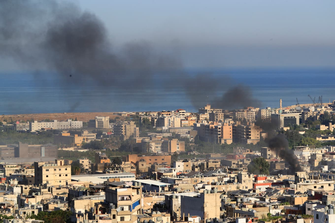 Minst två personer har dödats i en attack mot det palestinska flyktinglägret Ain al-Hilweh i Libanon. Bilden är tagen vid ett tidigare tillfälle. Foto: Mohammad Zaatari/AP/TT
