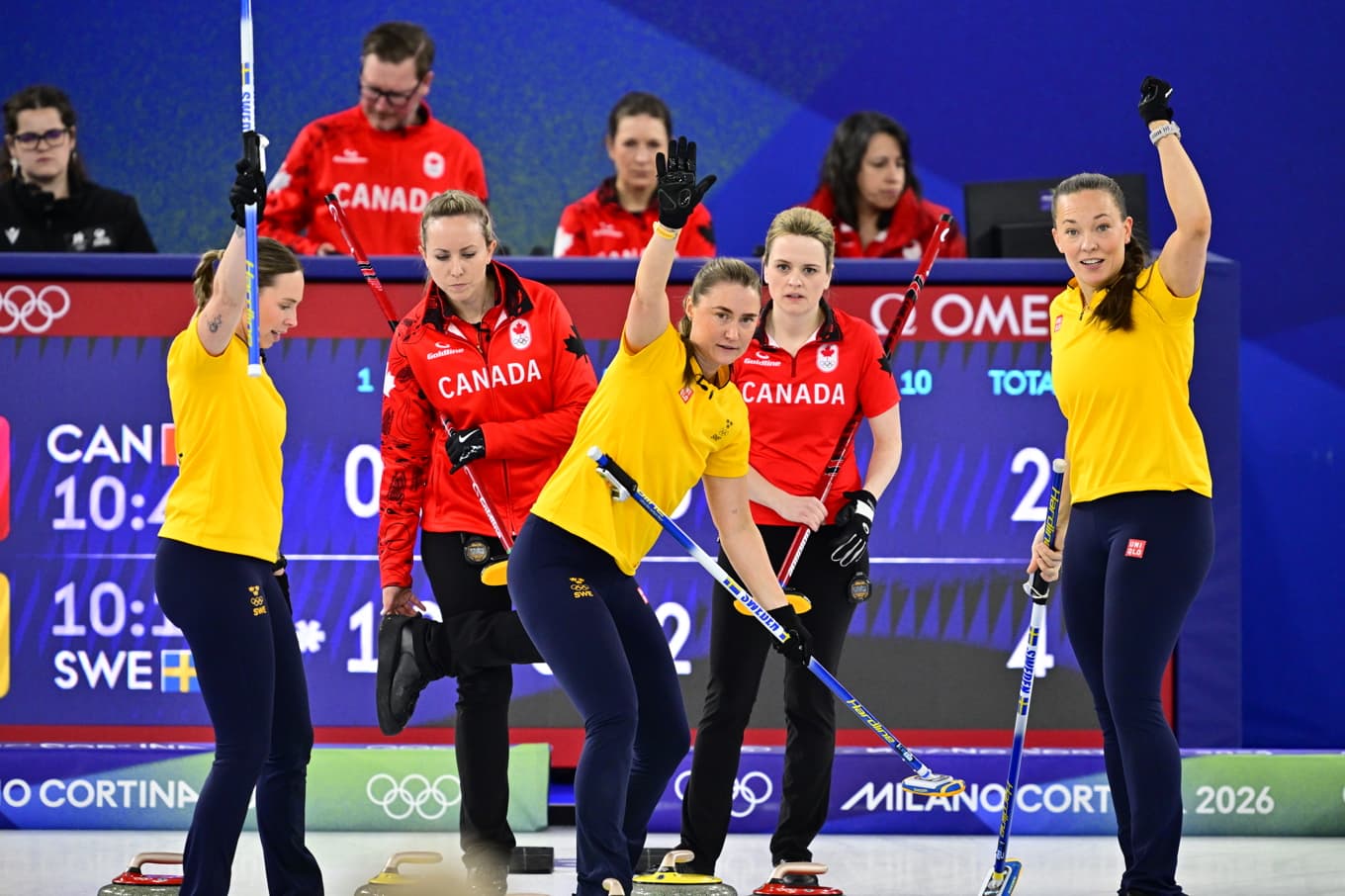 Lag Hasselborg jublar i samband med OS-semifinalen. Foto: Jonas Ekströmer/TT