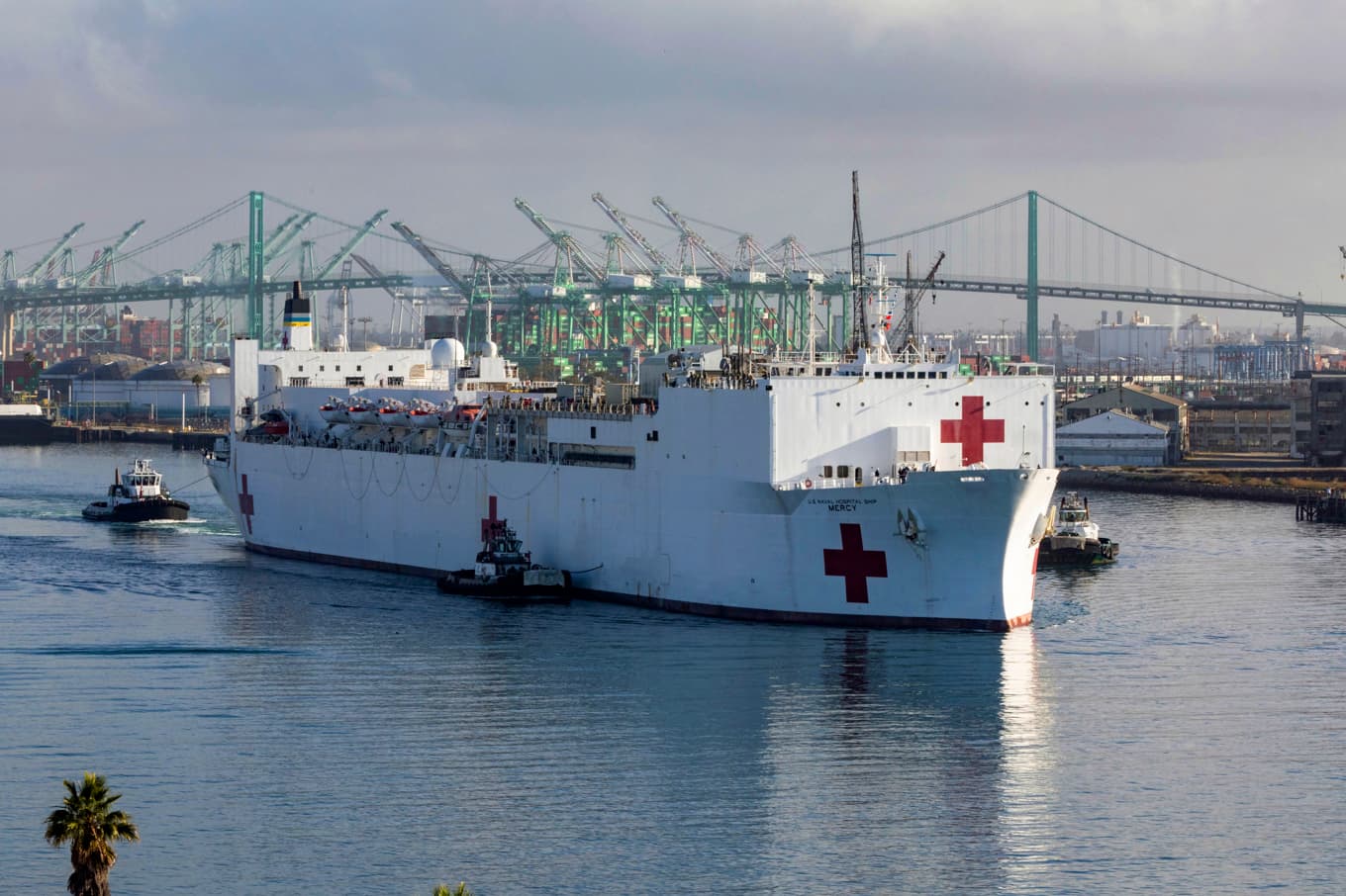 Det amerikanska sjukhusfartyget USNS Mercy, som Donald Trump hävdar att han ska skicka till Grönland, på en bild från 2020. Foto: Los Angeles hamnkontor/AP/TT