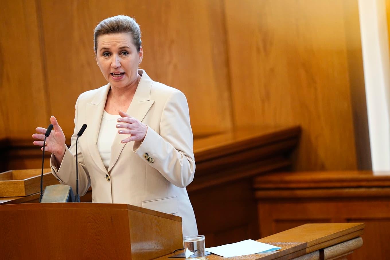 Danmarks statsminister Mette Frederiksen (S) utlyser val. Foto: Thomas Traasdahl/Ritzau Scanpix/AP