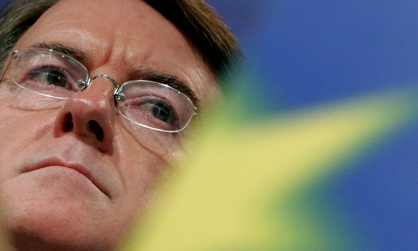 Den skandalomsusade toppdiplomaten Peter Mandelson var EU:s handelskommissionär under en mandatperiod. Den här bilden av honom togs i Bryssel i juli 2008. Foto: Virginia Mayo/AP/TT