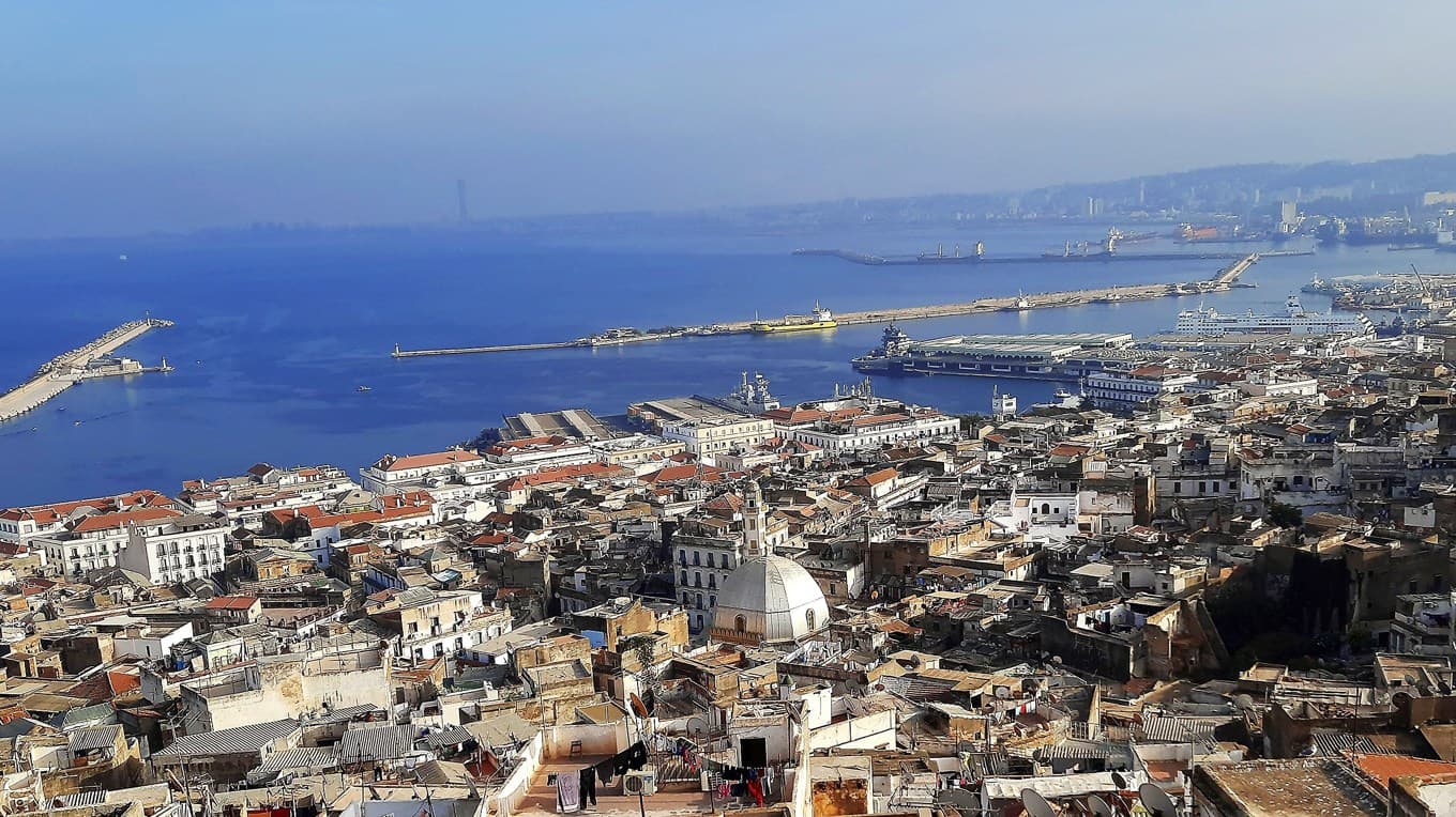 Utsikt över Algeriets huvudstad Alger vid Medelhavet. Foto: Fethi Belaid/AFP Getty Images