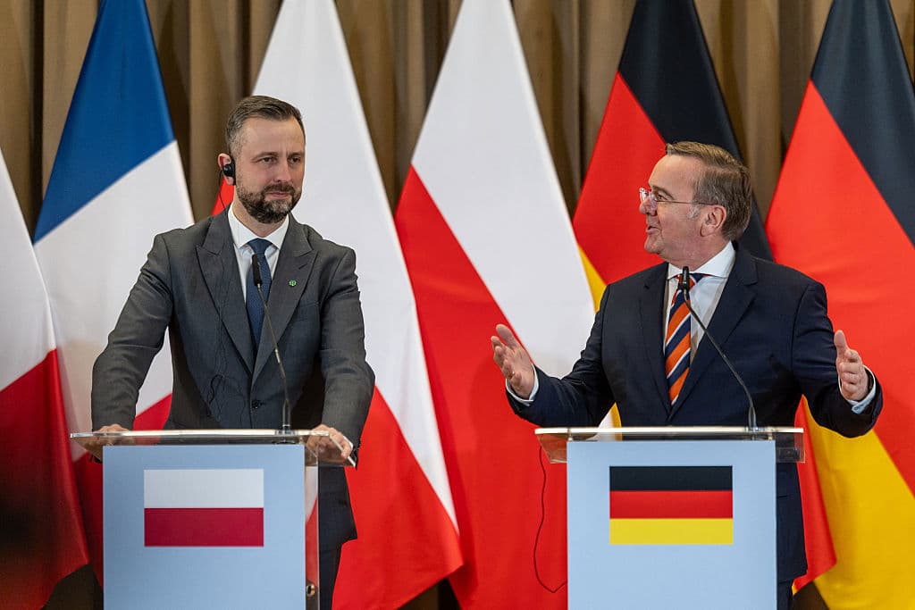 Polens försvarsminister Władysław Kosiniak-Kamysz och Tysklands försvarsminister Boris Pistorius under en presskonferens i samband med E5-mötet i Krakow. Foto: Wojtek Radwanski / AFP via Getty Images