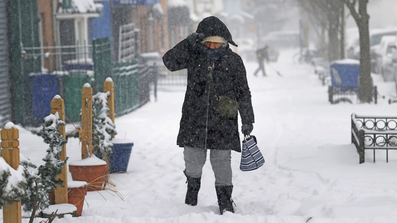 Snöoväder över New York den 25 januari. Kylan i nordöstra USA ser ut att dämpas i februari. Foto: Spencer Platt/Getty Images
