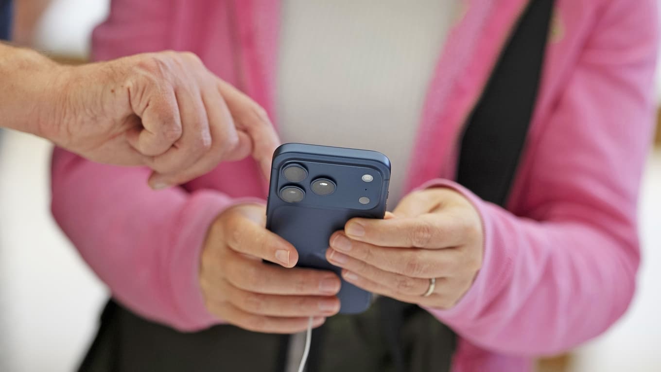 Snart kan smartphones vara ett minne blott, apparna kommer sannolikt att ersättas av AI-agenter. Foto: Ming Yeung/Getty Images