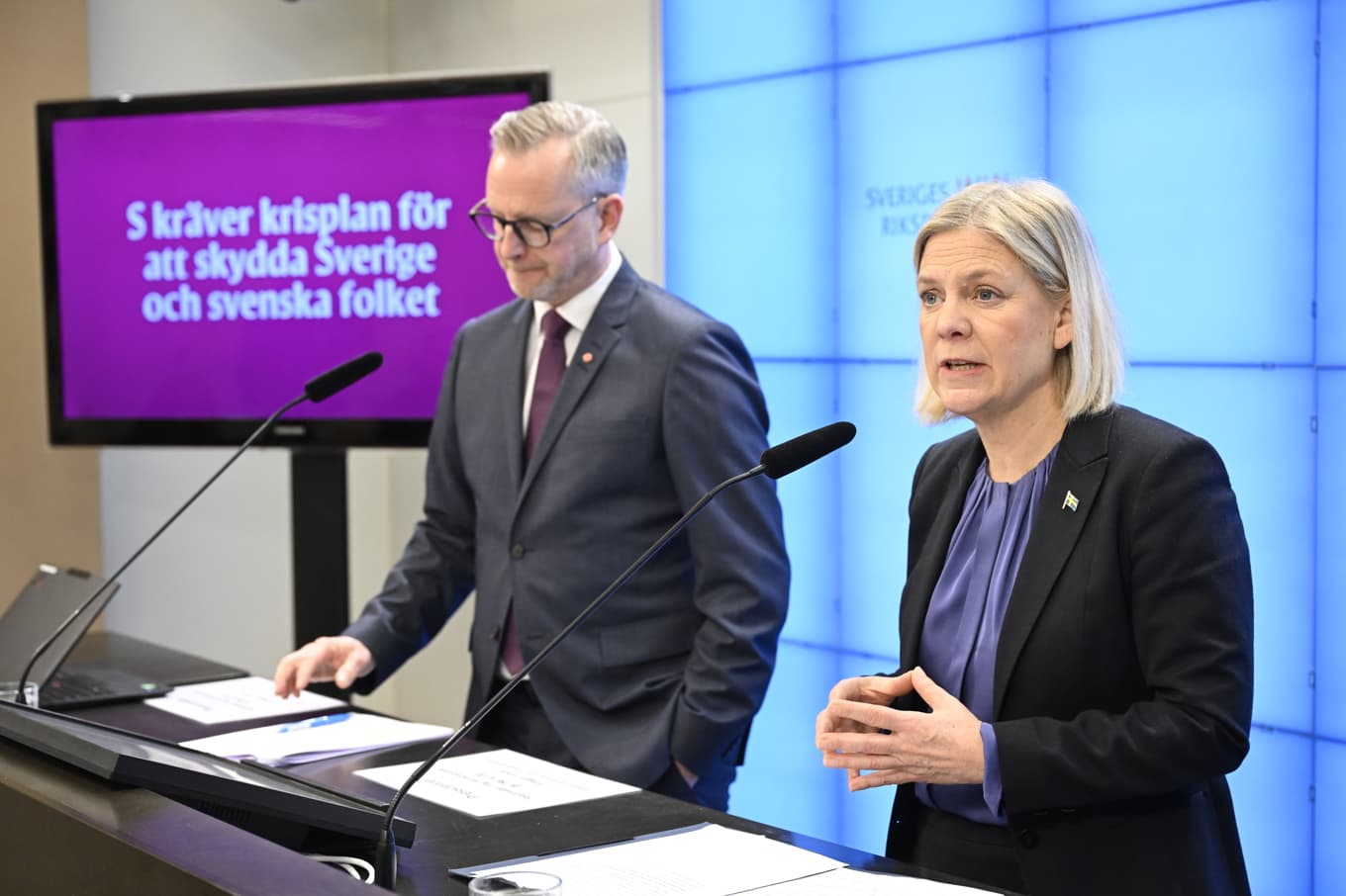 S-ledaren Magdalena Andersson och ekonomisk-politiske talespersonen Mikael Damberg. Foto: Jessica Gow/TT