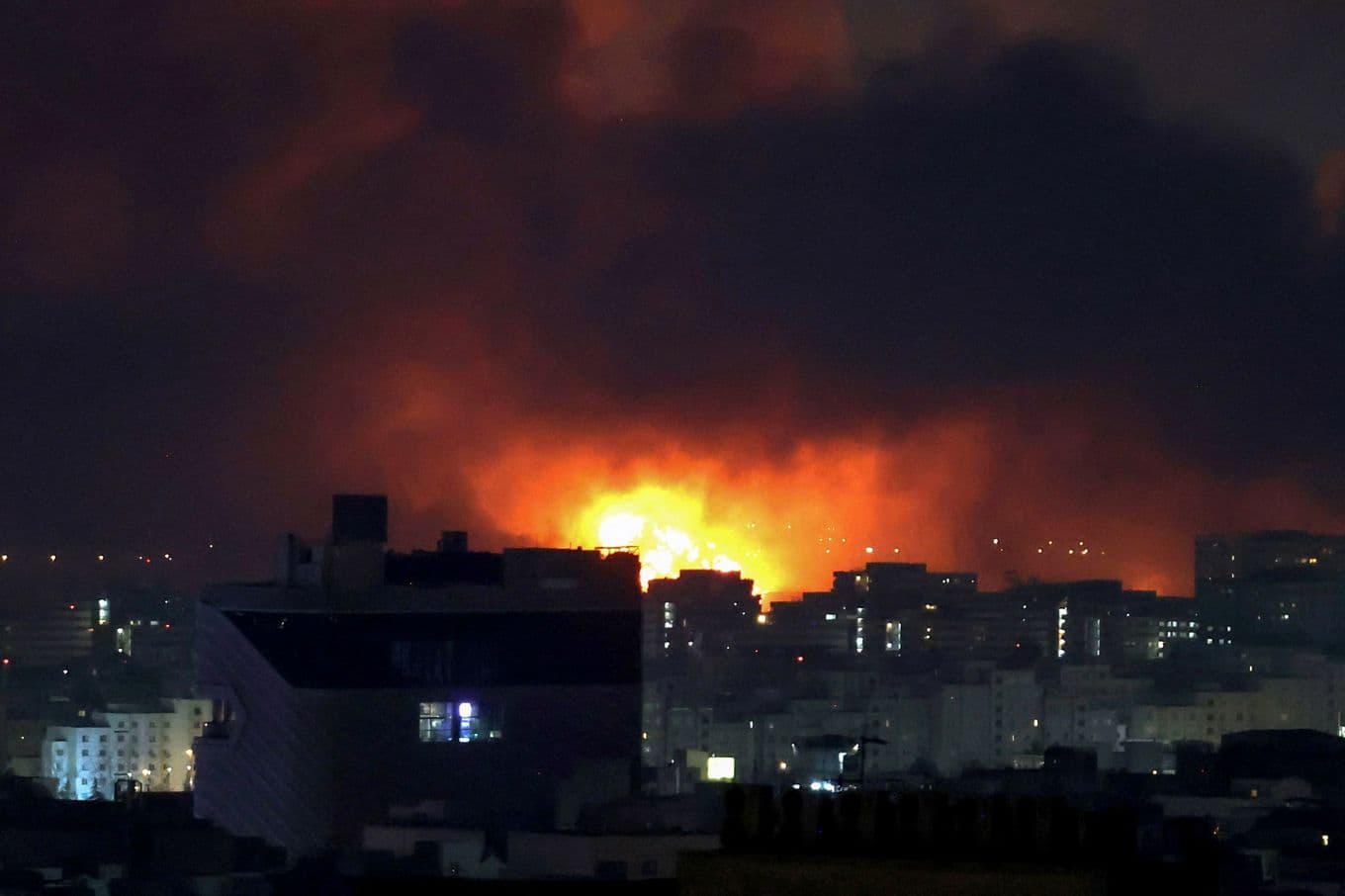 Området kring Teherans flygplats Mehrabad har bombats och flera flygplan förstörts, enligt Israel. Foto: Atta Kenare/AFP/TT