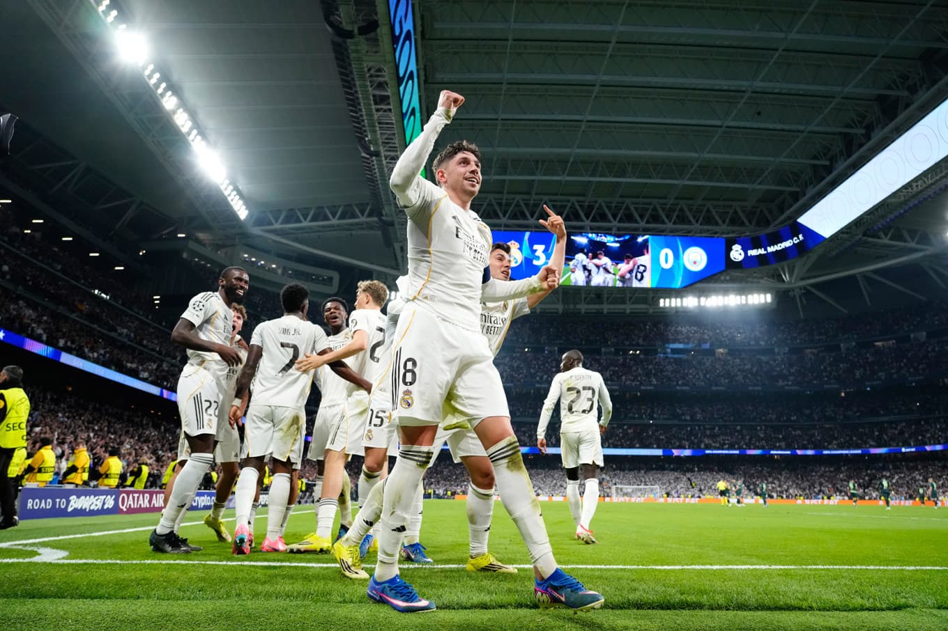 Real Madrids Federico Valverde firar efter ett av sina mål. Foto: Jose Breton  /AP/TT