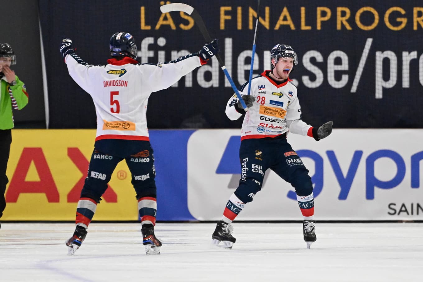 Albin Bysell Söderkvist jublade efter ett av sina tre mål i SM-finalen. Foto: Jessica Gow/TT