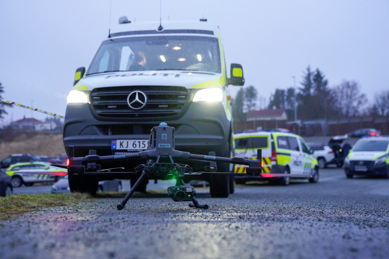 Polisen använde drönare för att leta efter spår efter att två personer hittats döda i Kopervik. Foto: Jan Kåre Ness/NTB/TT