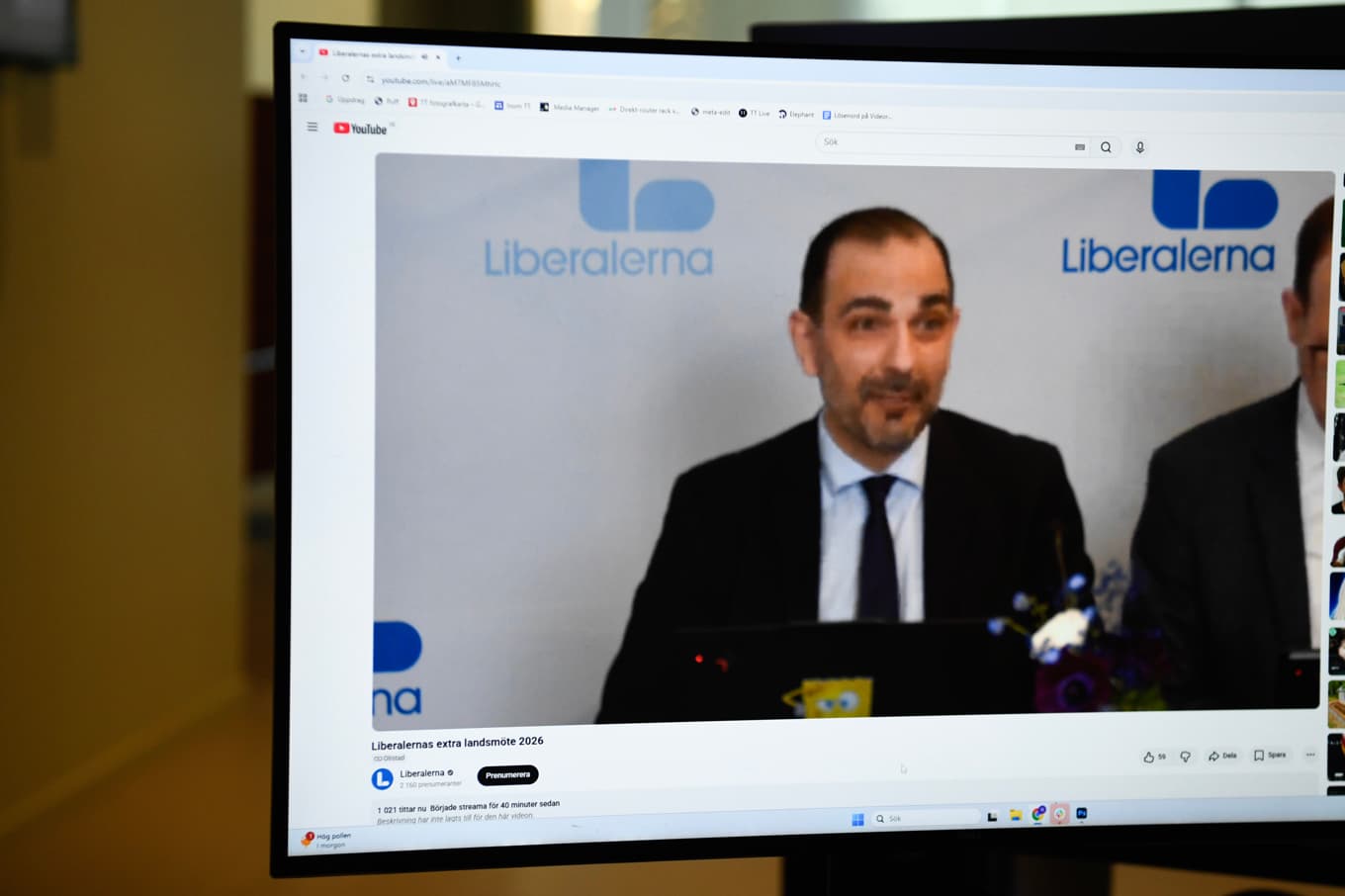 Mötets ordförande Arman Teimouri när Liberalerna höll sitt digitala möte på söndagen. Foto: Viktoria Bank/TT