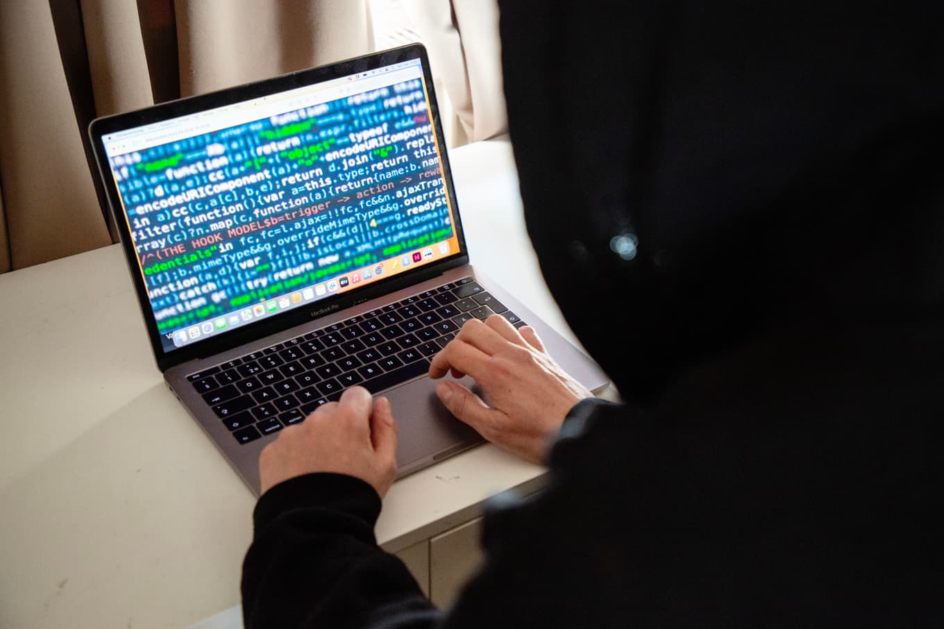 Den som vill investera bör se till att bolaget finns registrerat hos Finansinspektionen, varnar myndigheten. Arkivbild. Foto: Martina Holmberg/TT