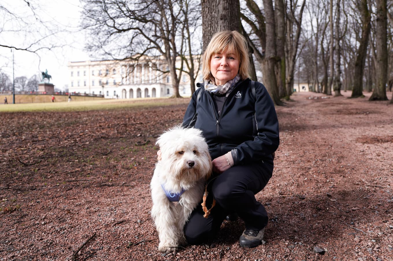 "Det är inte lätt att vara kunglig i dag, speciellt när allt är så granskat", säger Oslobon Thoril Svendsen när TT träffar henne i Slottsparken. Foto: Adam Ihse/TT