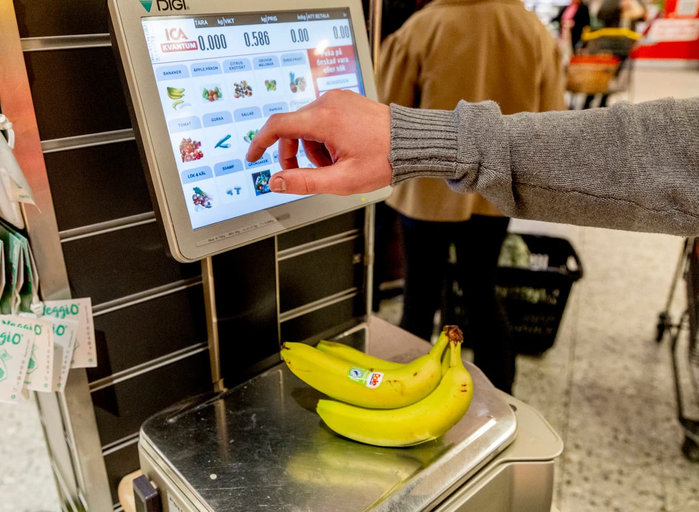 Den 1 april sänks matmomsen från tolv till sex procent. Arkivbild. Foto: Adam Ihse/TT