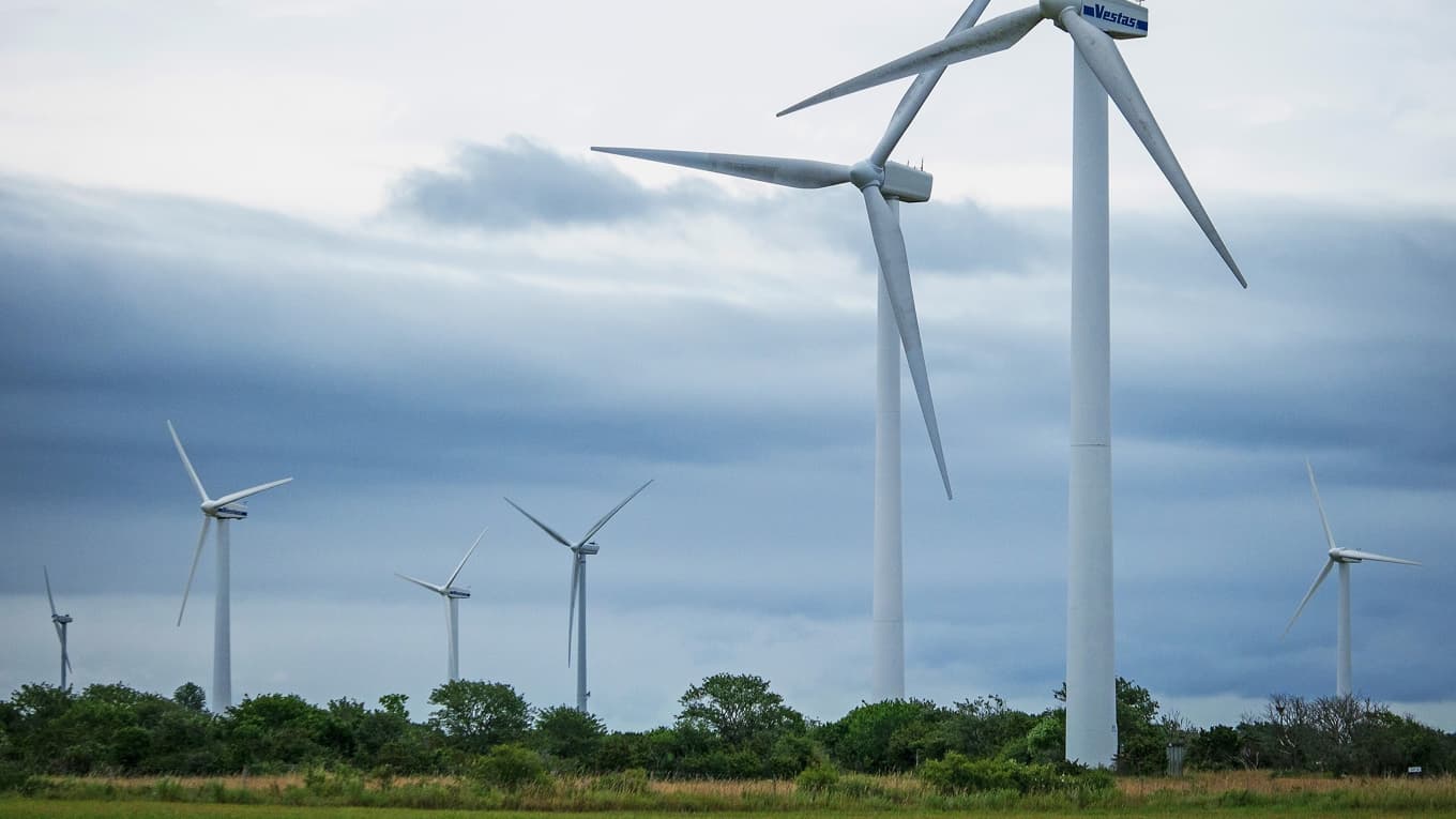 Vindkraftsparker i elområde 2 har nog haft ett dåligt år då elpriserna har varit i botten. Vindkraftverk på Gotland i elområde 3. Foto: Bilbo Lantto