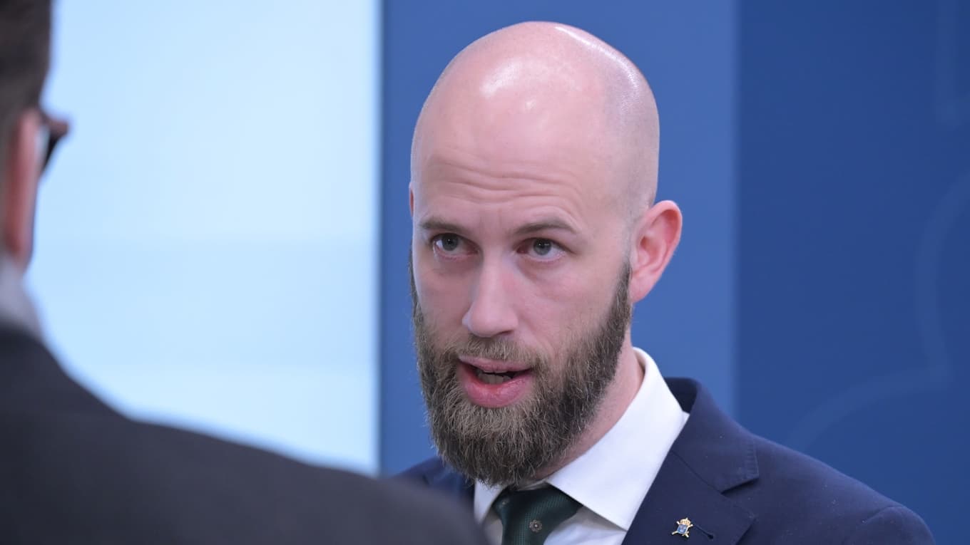 Regeringen satsar 1,4 miljarder kronor på att stärka Sveriges civila beredskap. Pengarna ska bland annat gå till generatorer, drivmedelslager och annan utrustning som ska kunna användas av kommuner vid kris eller krig. Foto: Roger Sahlström