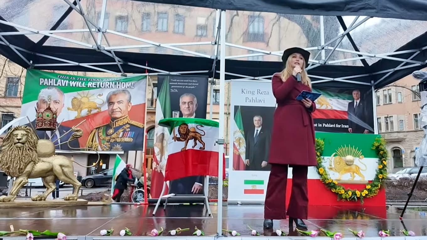 Ebba Busch talade den 14 mars vid en demonstration arrangerad av exiliranier i Sverige under parollen ”King Pahlavi will return”, till stöd för ett fritt Iran och oppositionen mot den islamiska republiken. Foto: Roger Sahlström