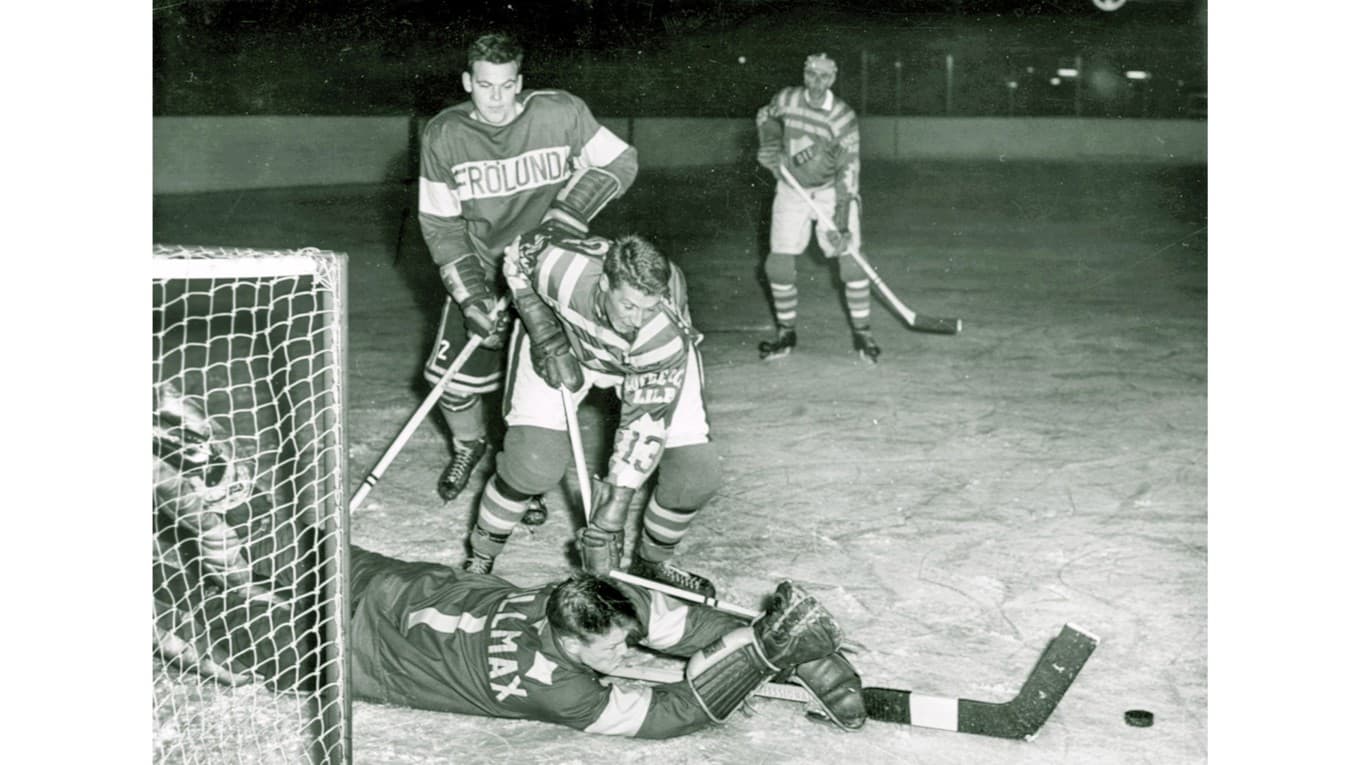 Match 1959 mellan Frölunda och Djurgården i dåvarande division I Södra på Ullevi. Matchen slutade 7–0 till gästande Djurgårdens IF. Foto: PrB/TT TT Nyhetsbyrån