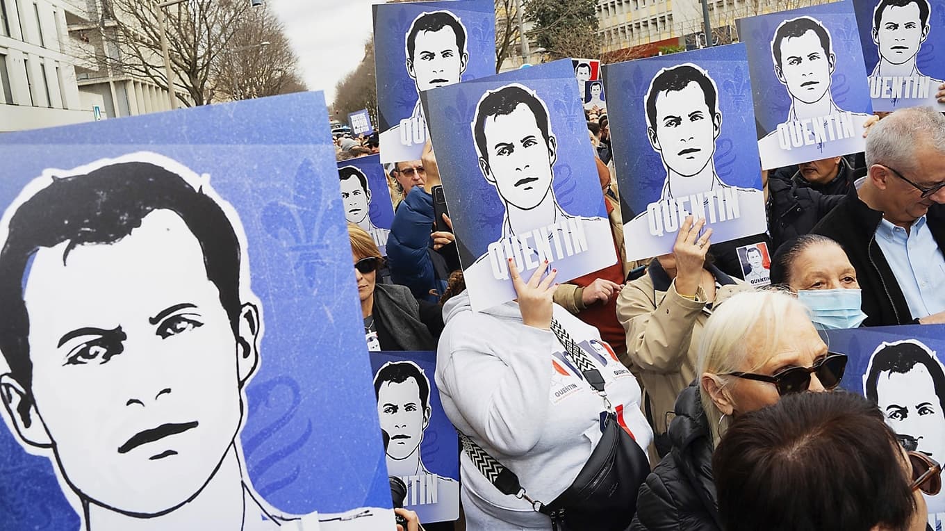 Den manifestation som organiserades för att hedra Quentins minne framställdes av medierna som en nazistdemonstration, skriver Inger Enkvist. Foto: Felice Rosa/Hans Lucas/AFP via Getty Images