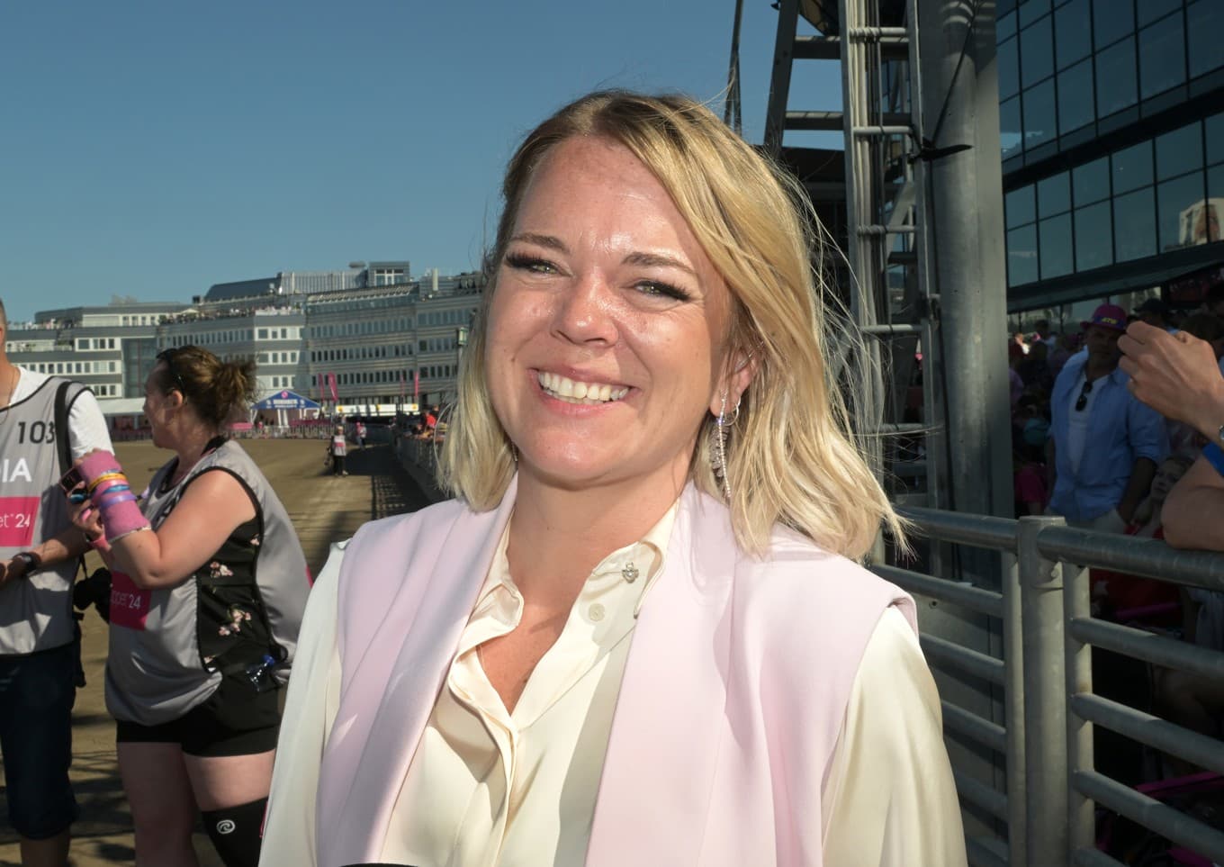 Kristin Riise Ödegård ska se sin stjärna Beautiful Disaster på plats på travbanan, för första gången på lördag. Foto: Lars Jakobsson / TR Bild