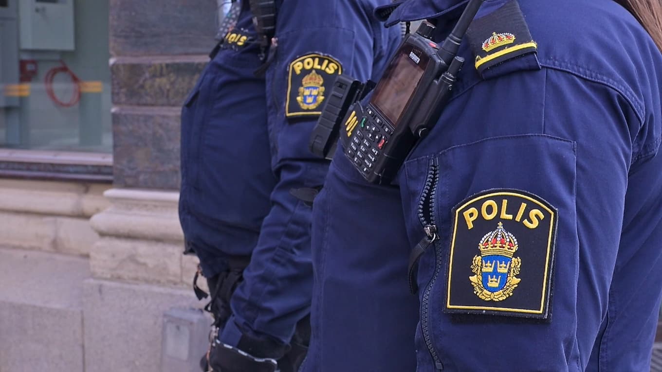 Regeringen och Tidöpartierna vill införa en betald polisutbildning där studielån kan skrivas av för den som arbetar som polis efter examen. Syftet är att få fler poliser på gator och torg och stärka bemanningen i yttre tjänst. Foto: Roger Sahlström