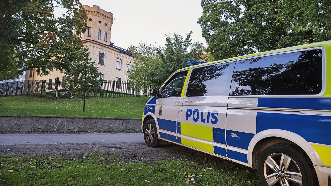 En polisoperation i syfte att skydda judiska och israeliska mål har inletts i Stockholm. Foto: Anders Wiklund/TT