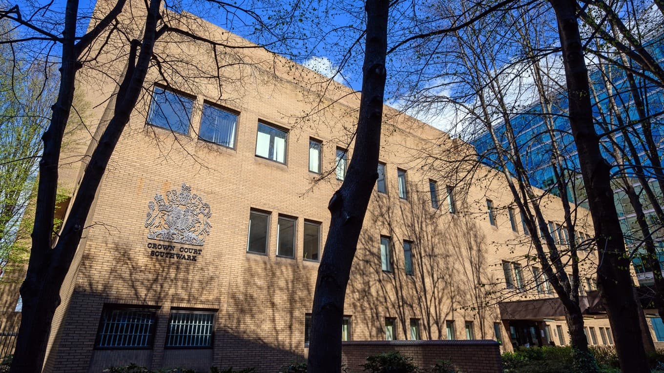 En liga smugglade albaner till London. Tre män har nu dömts till fängelse. Foto: Shutterstock