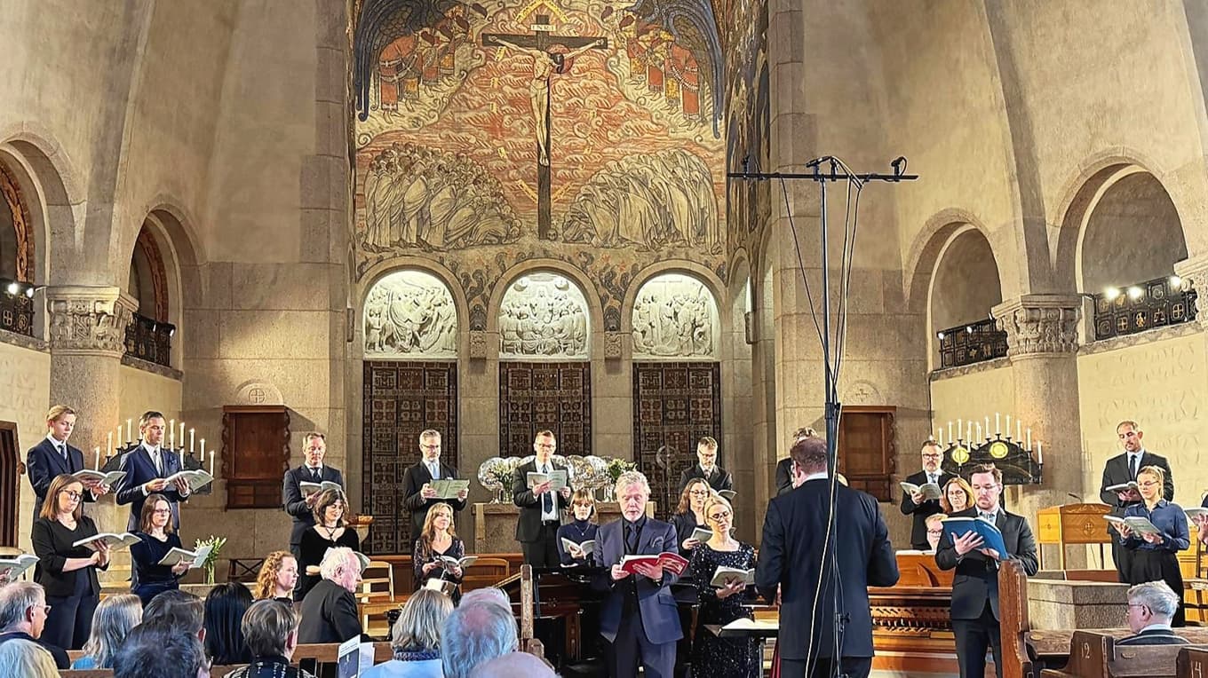 Camerata Engelbrekt och Karl-Magnus Fredriksson under Bengt Eklund vid framförandet av Rossinis ”Petite Messe Solennelle”. Foto: Olof Sjöberg Ahlenius