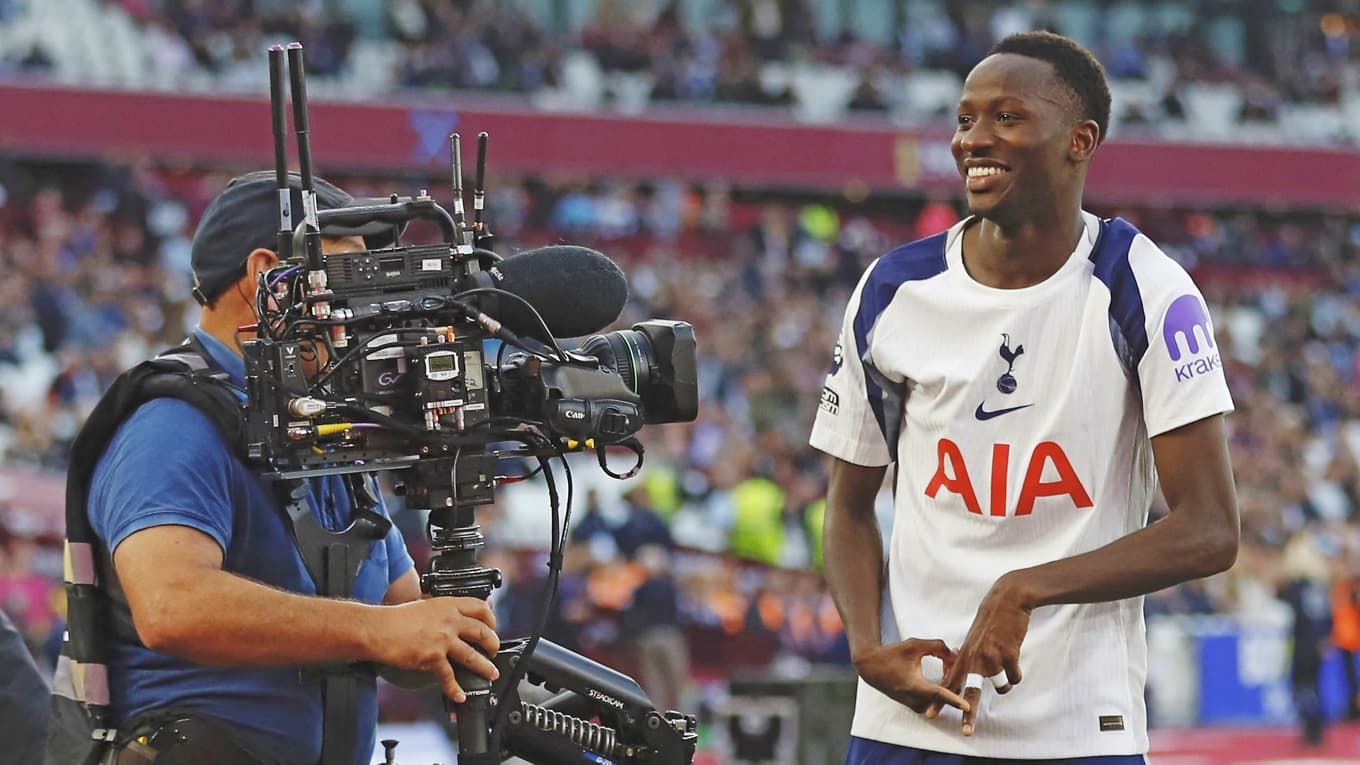 Nu lanseras Premier League+. Engelska ligan tar steget och skapar en egen plattform, med eget innehåll, producerat av ligan själv. En banbrytande satsning in i en ny framtid för tv-rättigheter. Foto:  Ian Kington/AFP via Getty Images