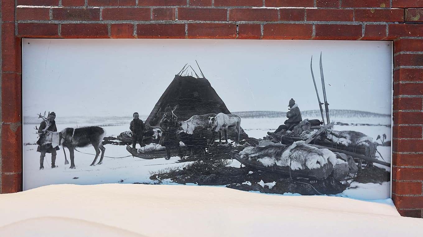 Borg Meschs fotografier återfinns på olika ställen i Kiruna. De ger en inblick i stadens framväxt i spänningen mellan lokala behov och nationella ekonomiska intressen. Foto: Kin museum för samtidskonst
