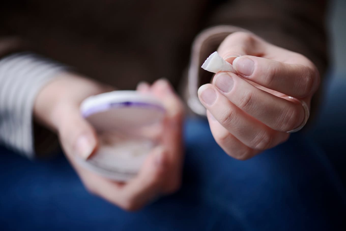 Vitt, tobaksfritt snus är föremål för en europeisk strid där Sverige står på ena kanten och Frankrike på den andra. Arkivbild. Foto: Paul Wennerholm/TT