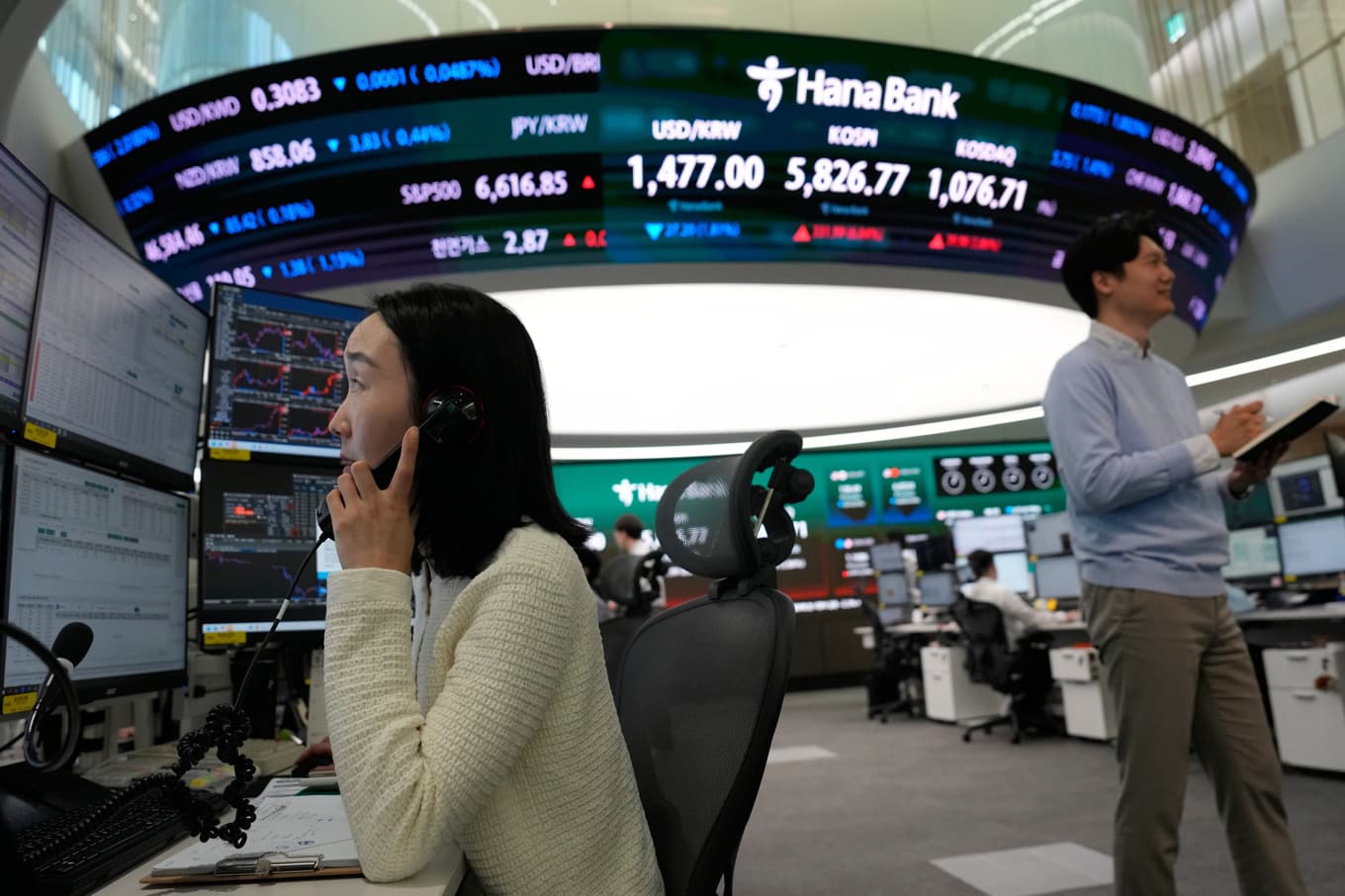 Sydkoreanska Kospi stiger kraftigt under den inledande onsdagshandeln. Foto: Ahn Young-joon/AP/TT