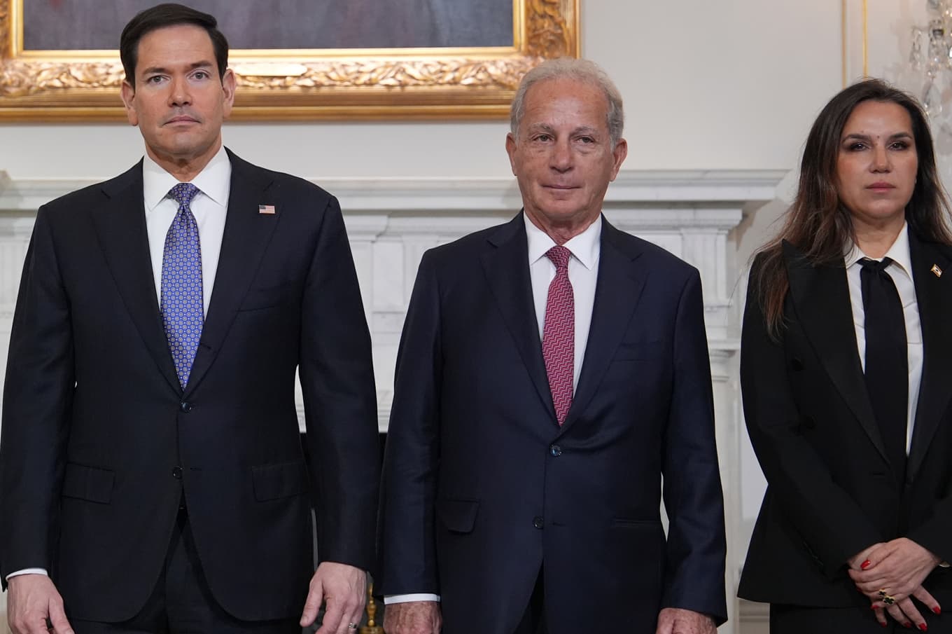 USA:s utrikesminister Marco Rubio (till vänster), med USA:s Libanonambassadör Michel Issa, och Libanons Washington-ambassadör Nada Hamadeh Moawad. Foto: Jacquelyn Martin/AP/TT