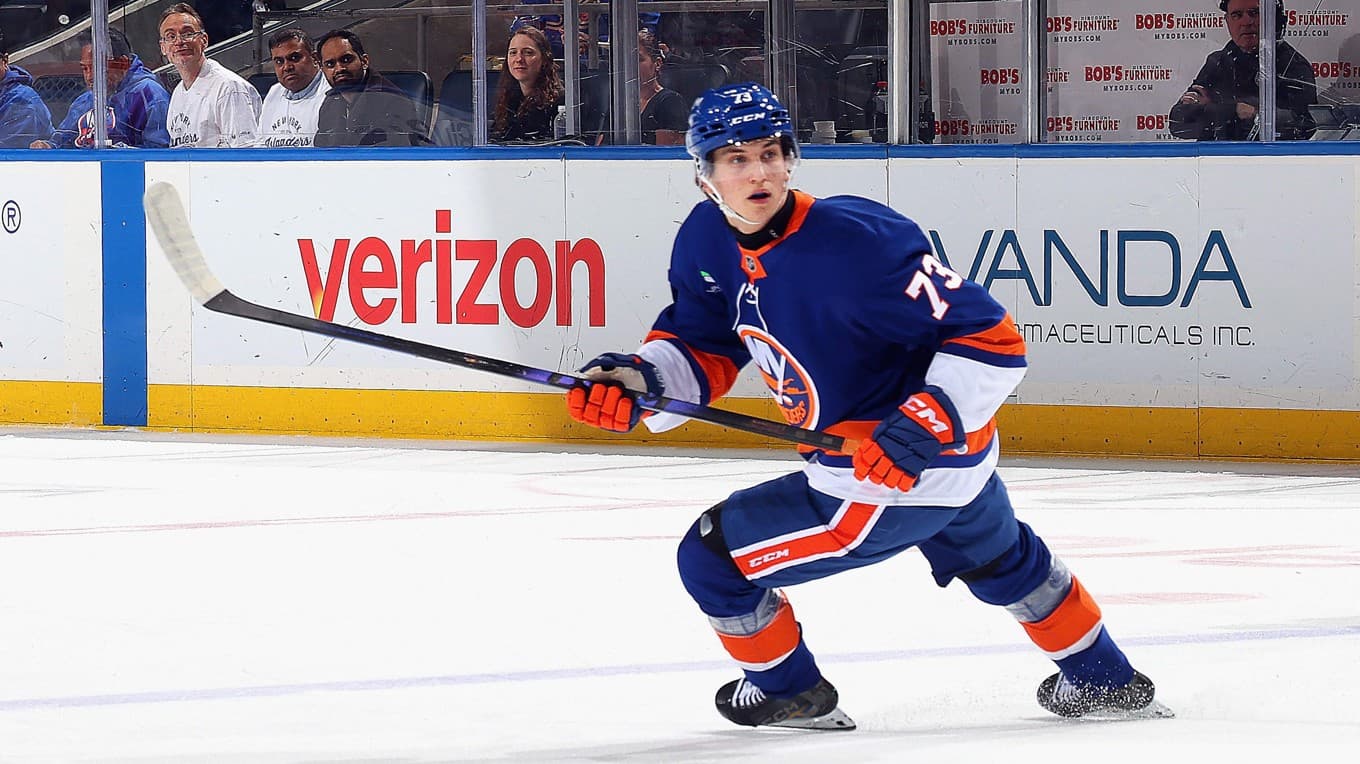 Svensken Victor Eklund gjorde sin NHL-premiär under natten till onsdag. Foto: Bruce Bennett/AFP/TT