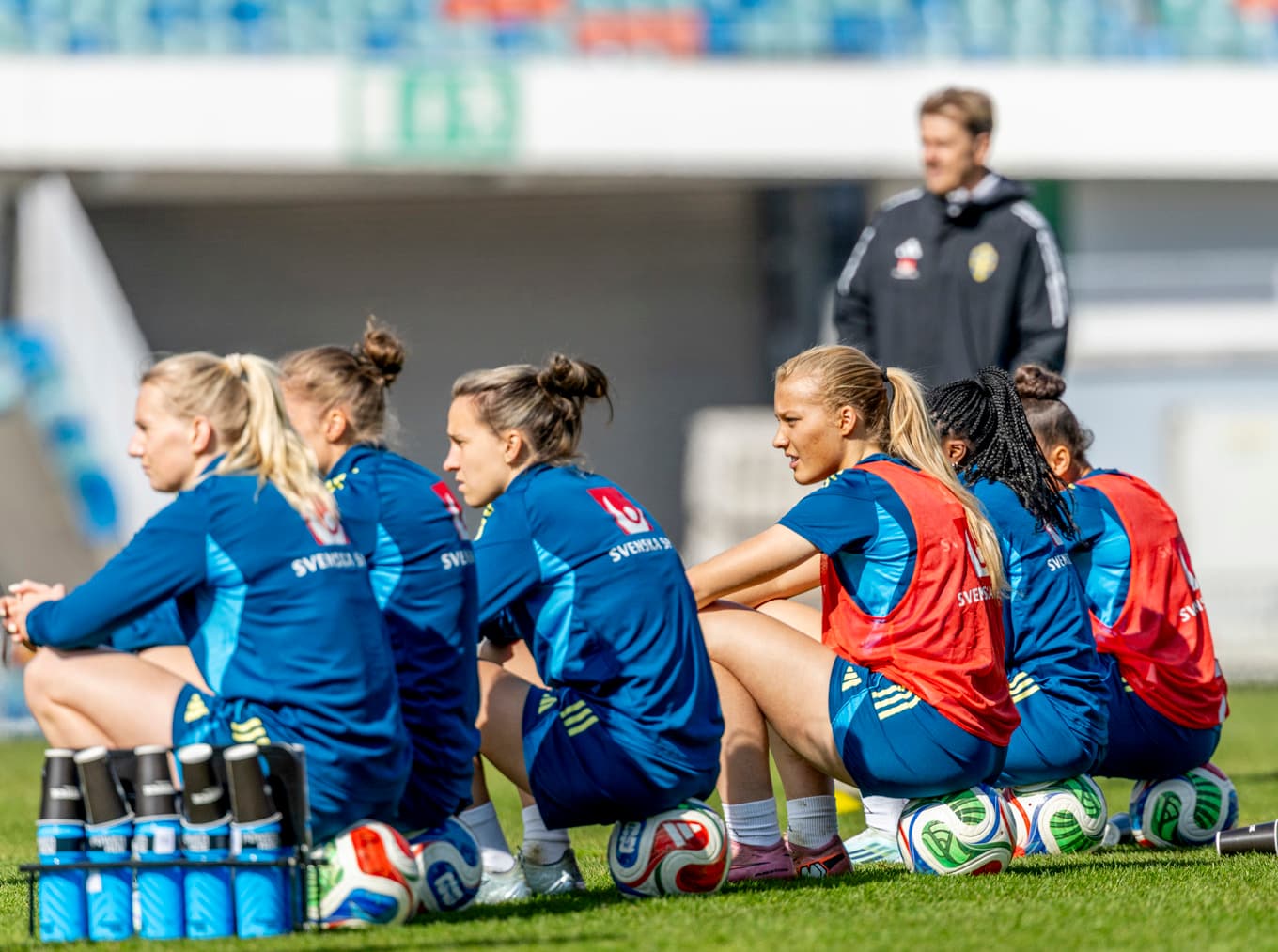 Sverige, med bland andra Stina Blackstenius, Julia Zigiotti Olme och Smilla Holmberg, har hamnat i ett tufft läge i VM-kvalgruppen. Foto: Adam Ihse/TT