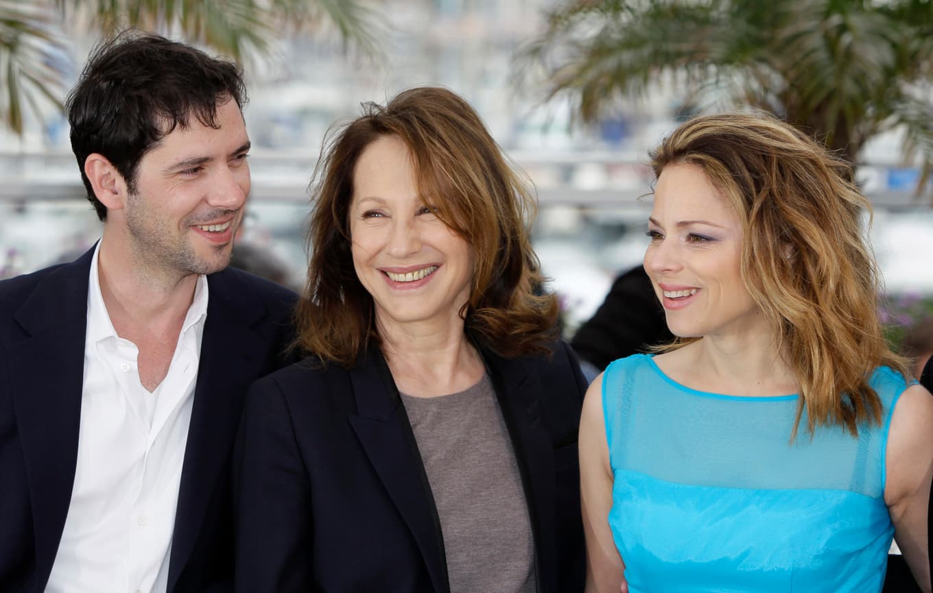 Nathalie Baye i mitten, med skådespelarna Melvil Paupaud till vänster och Suzanne Clement till höger, på filmfestivalen i Cannes 2012. Foto: Francois Mori/AP/TT
