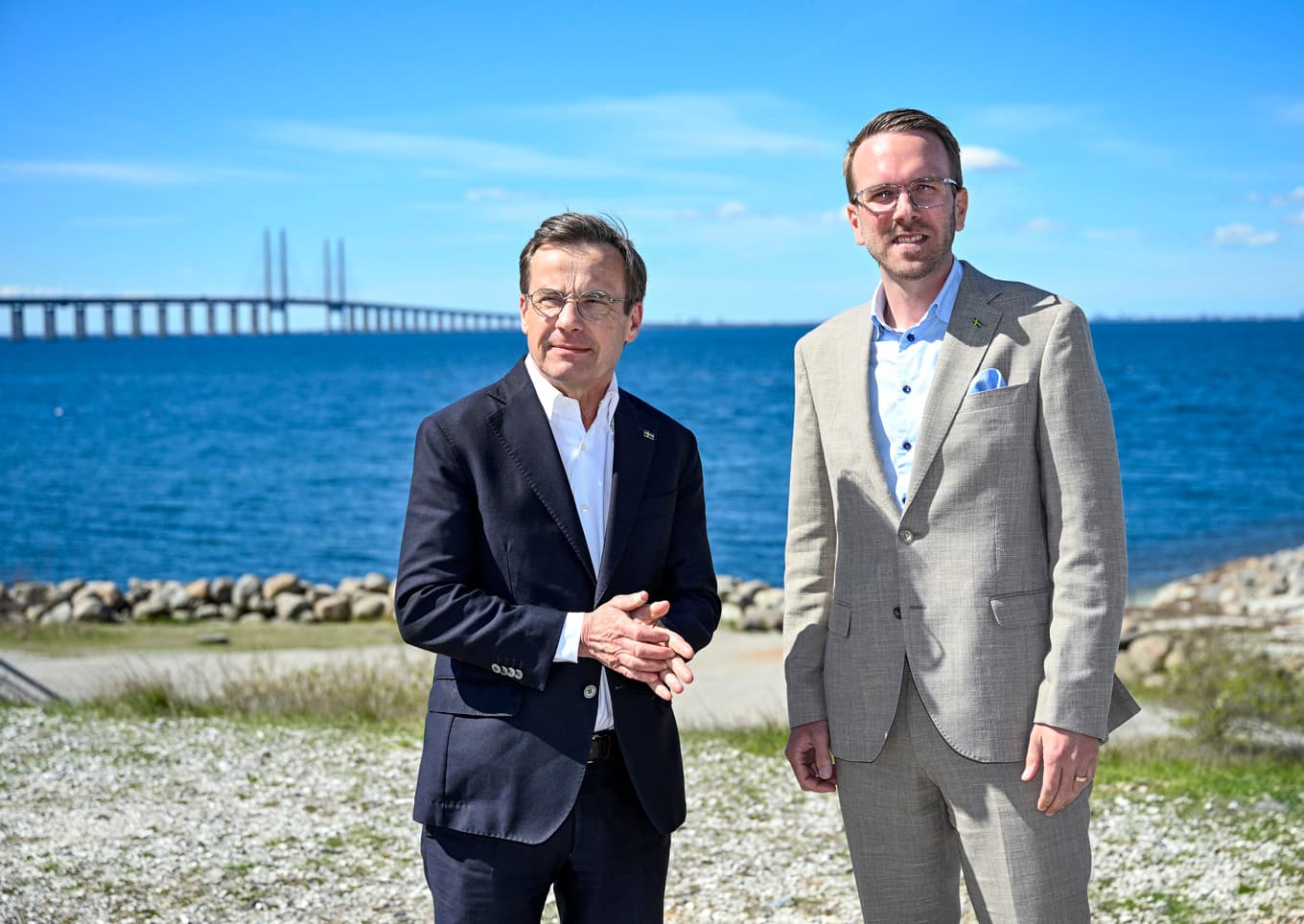 Statsminister Ulf Kristersson (M) och infrastruktur- och bostadsminister Andreas Carlson (KD), vid söndagens presskonferens. Foto: Johan Nilsson / TT