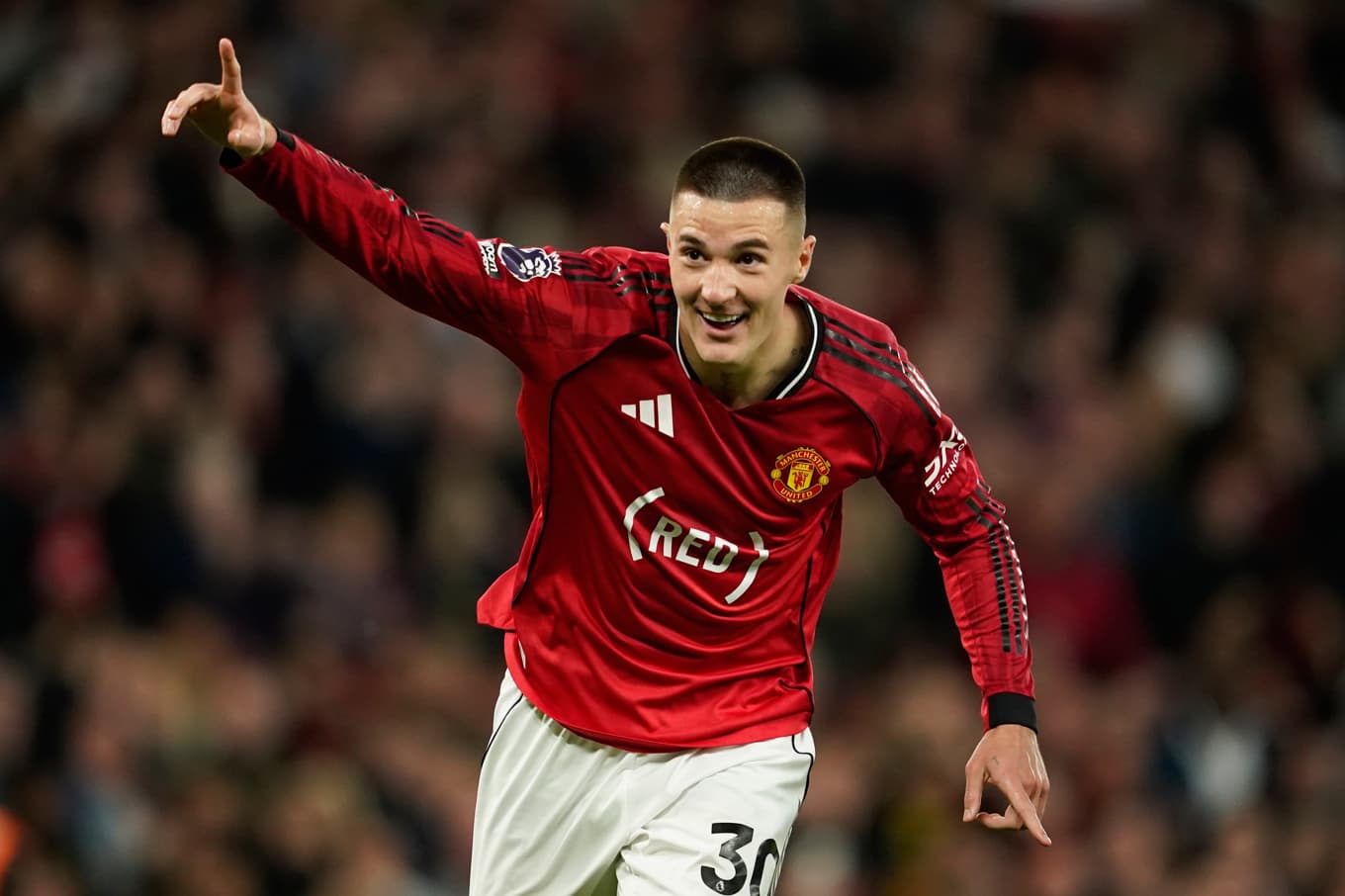 Benjamin Sesko firar 2–0-målet mot Brentford. Foto: Dave Thompson/AP/TT