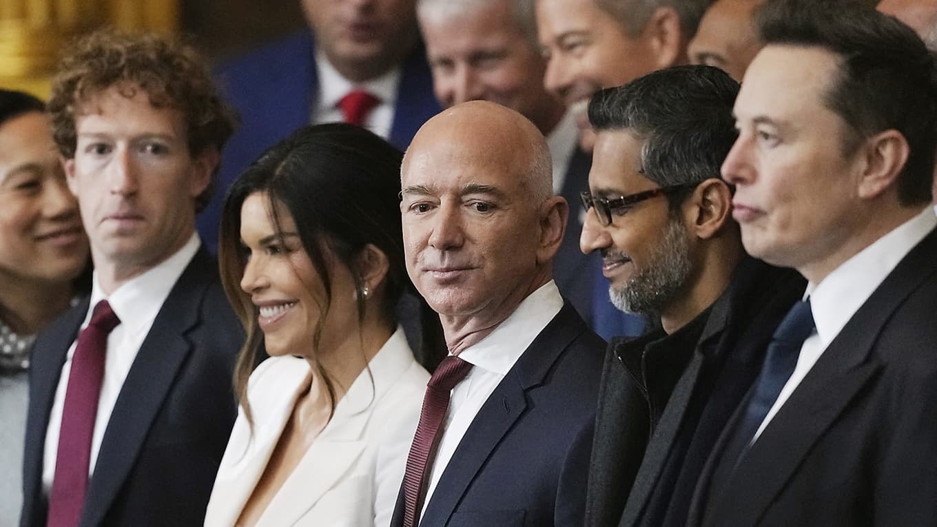 Några av de rikaste i världen: Mark Zuckerberg, Jeff Bezos med fru Lauren Sanchez-Bezos, Sundar Pichai och Elon Musk. Foto: Julia Demaree Nikhinson/POOL/AFP via Getty Images