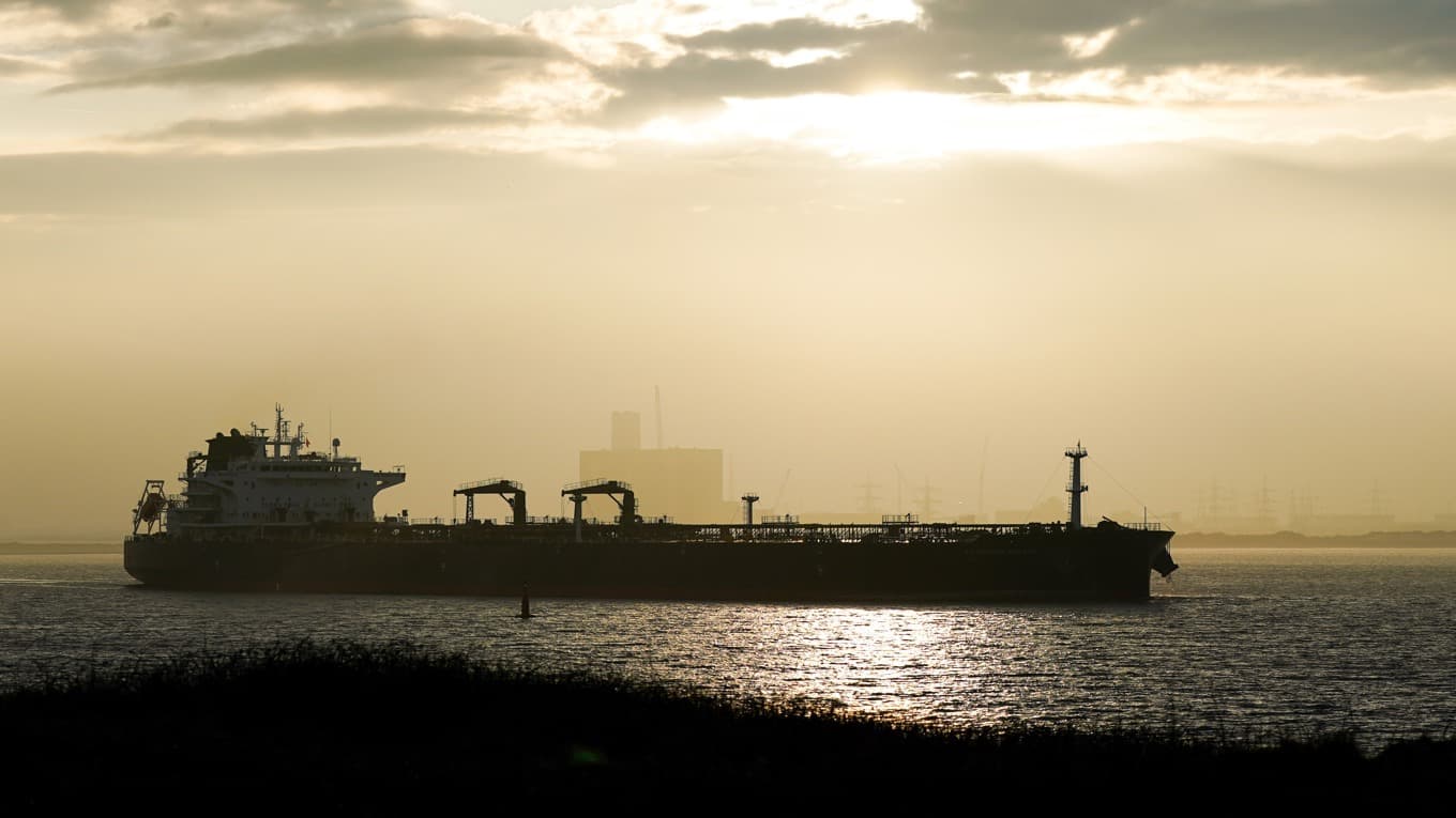 Trots Hormuzsundets kritiska betydelse saknas politisk beslutsförmåga. Foto: Ian Forsyth/Getty Images